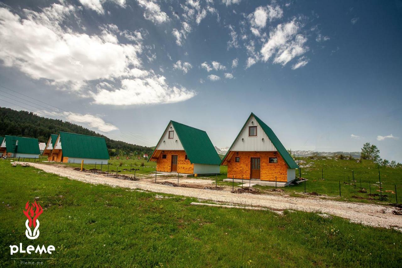 Family Houses Pleme Жабляк Экстерьер фото